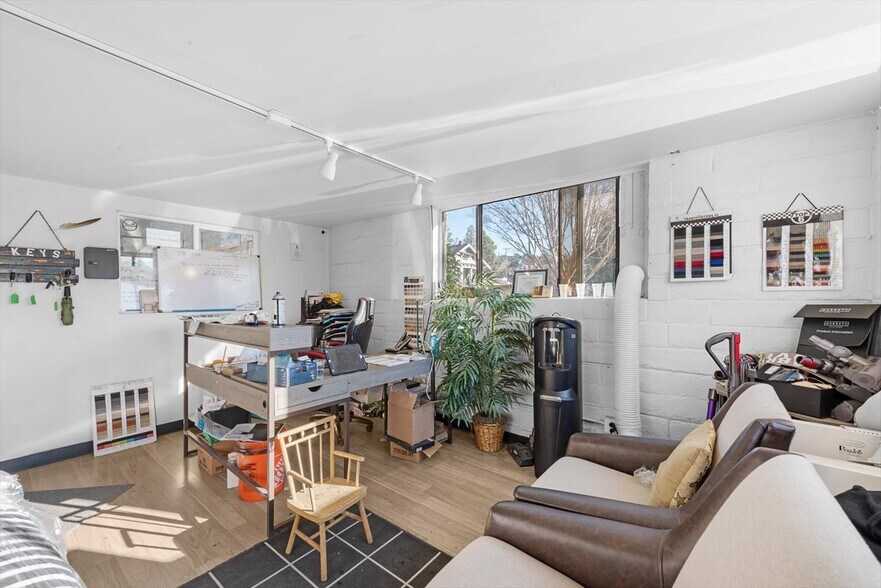 More Photos Of 300-330 Taylor St, Napa General Retail For Sale