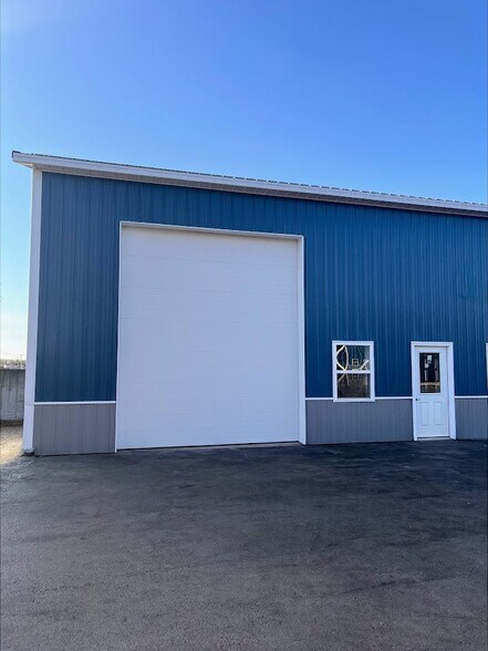More Photos Of 800 Eastport Drive, Lancaster Warehouse For Lease