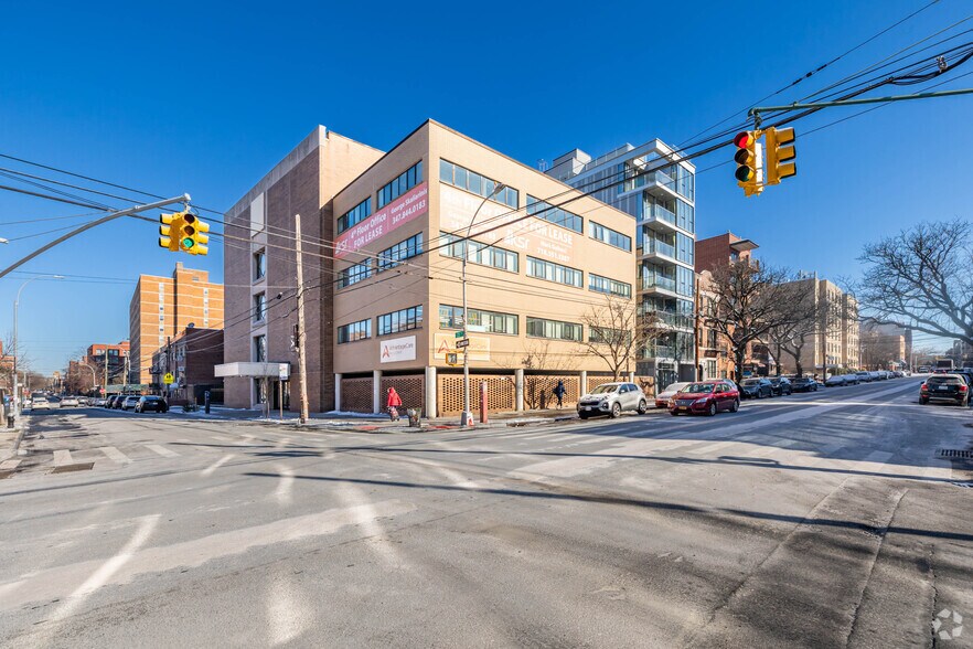 More Photos Of 3175 23rd St, Astoria Medical For Lease