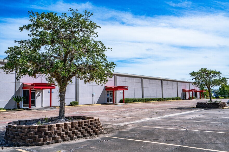 Primary Photo Of 902-910 Gemini, Houston Unknown For Lease