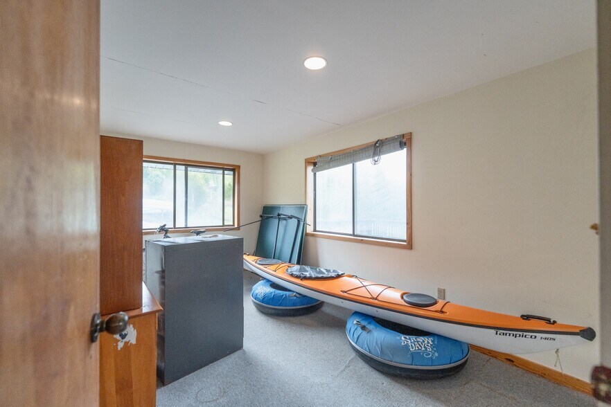 More Photos Of 167 Hill Rd, Kingston Sports And Entertainment For Sale