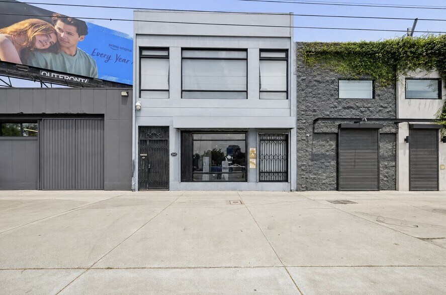 Primary Photo Of 8543 Venice Blvd, Los Angeles Loft Creative Space For Lease