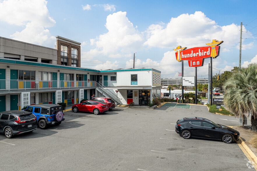 More Photos Of 611 W Oglethorpe Ave, Savannah Hotel For Sale