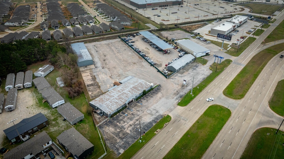 More Photos Of 27210 State Highway 249, Tomball Showroom For Lease