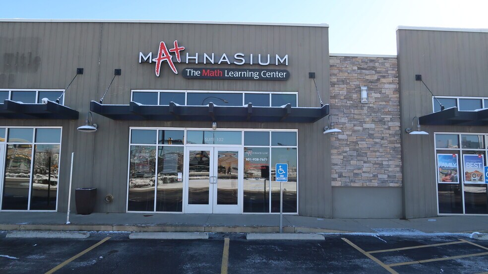 More Photos Of 1067 Grand Ave, Farmington Storefront Retail Office For Sale