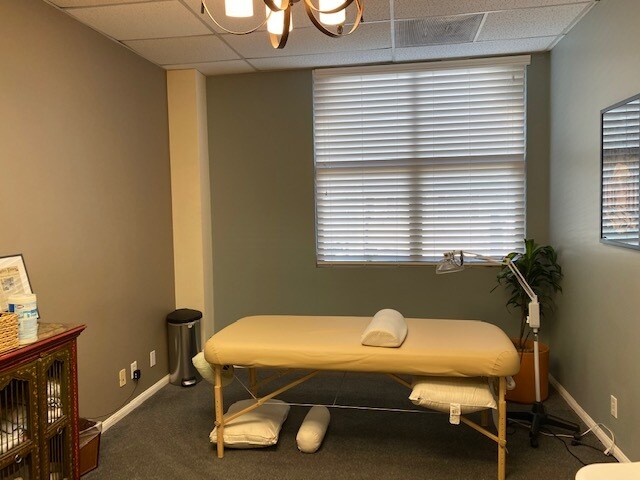 More Photos Of 2510 Main St, Santa Monica General Retail For Sale