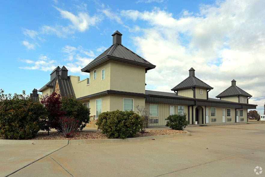 More Photos Of 5204 Jacquelyn Ln, Bartlesville Office For Lease