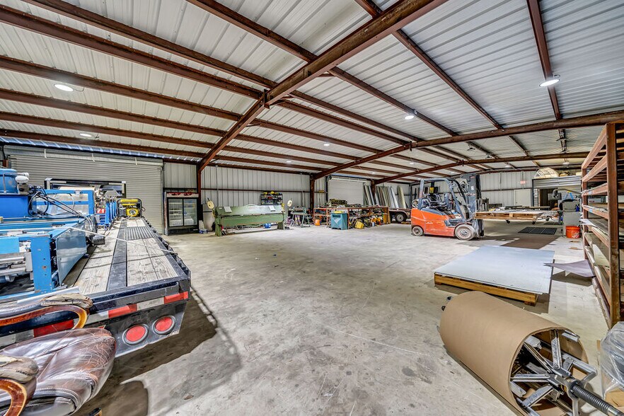 More Photos Of 117 Commerce Ave, Boerne Office For Sale