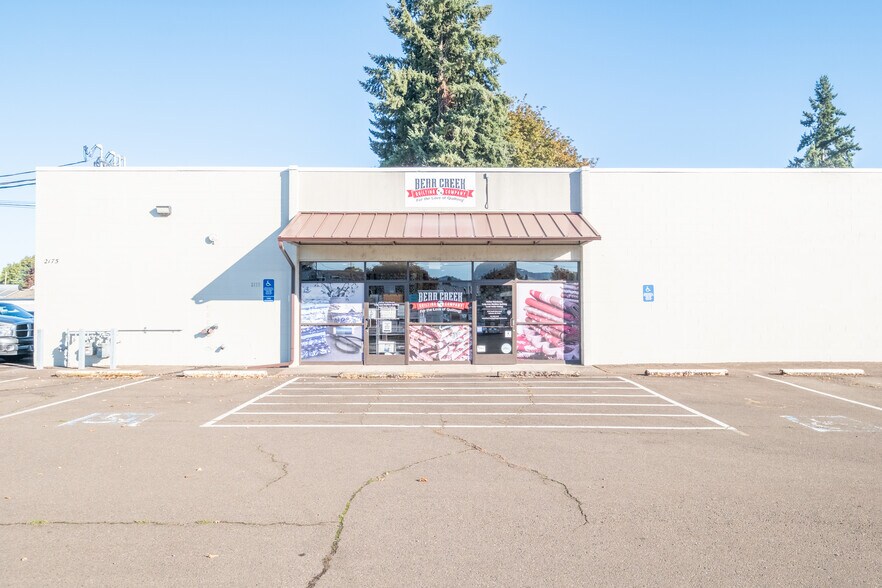 More Photos Of 2175 S Main Rd, Lebanon General Retail For Sale