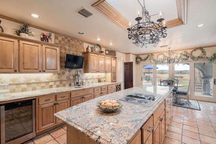 More Photos Of 505 Gilchrist Ln, Del Rio Specialty For Sale