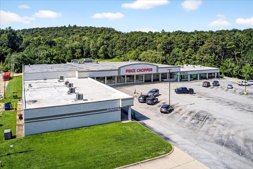 More Photos Of 4634-4639 Gravois Rd, House Spgs, House Springs Supermarket For Lease