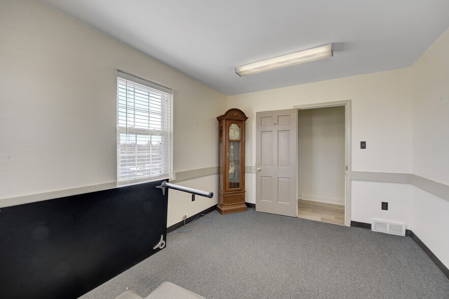 More Photos Of 136 W Lancaster Ave, Paoli Medical For Lease