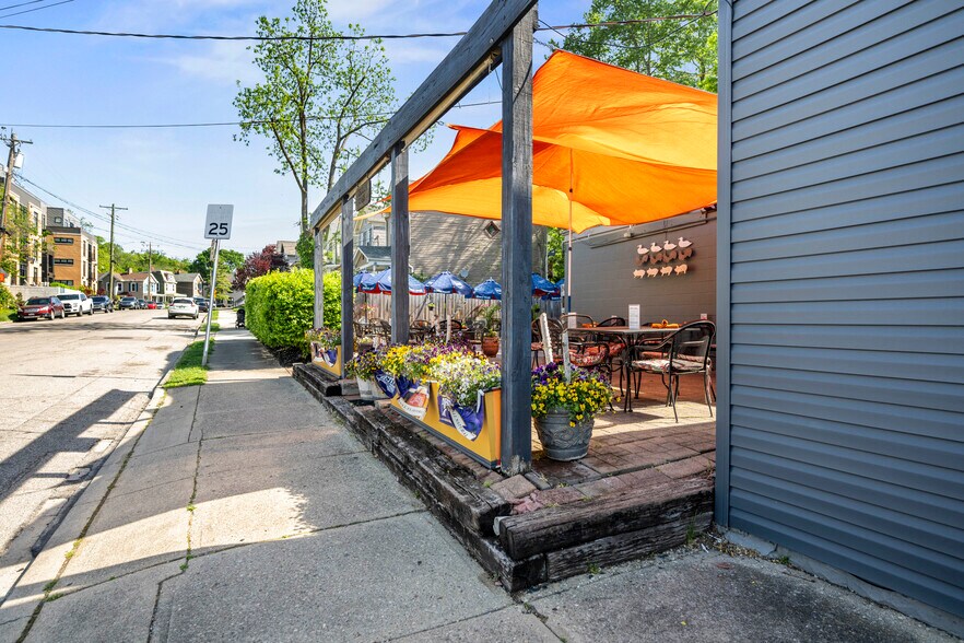 More Photos Of 3538 Columbia Pky, Cincinnati Restaurant For Sale