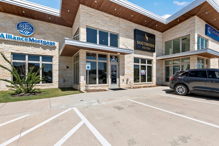 More Photos Of 4438 State Highway 6, College Station Office For Lease