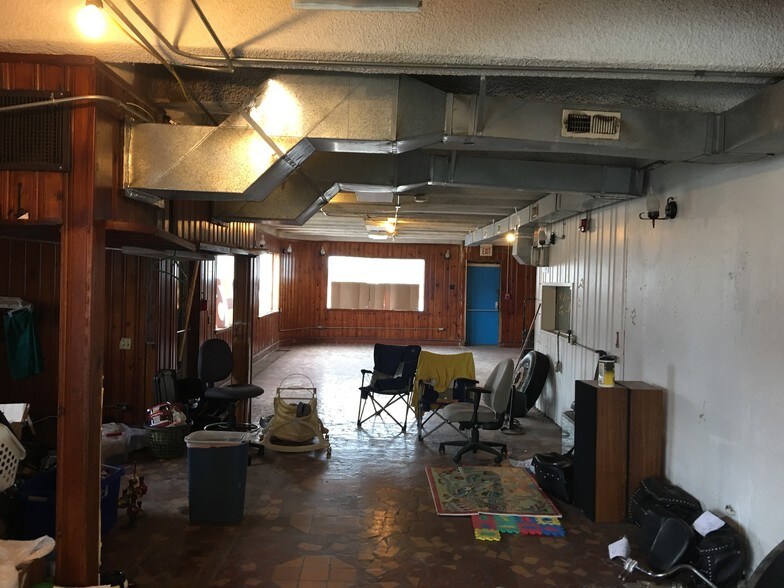 More Photos Of 6033-6079 US Highway 51 N, Millington Service Station For Sale