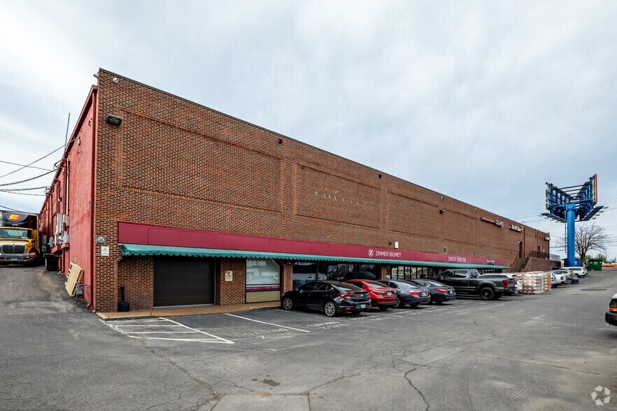 More Photos Of 73 White Bridge Rd, Nashville Unknown For Lease