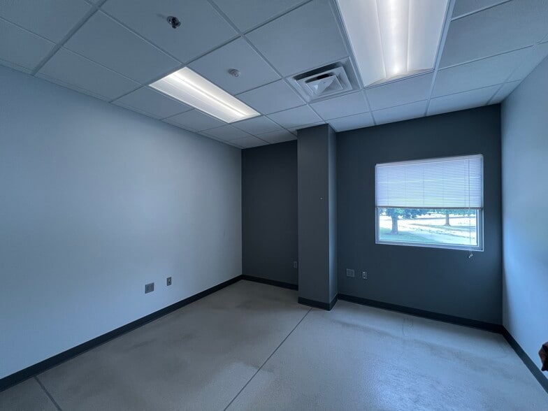 More Photos Of 2980 E Coliseum Blvd, Fort Wayne Industrial For Lease