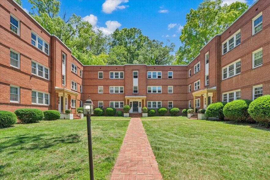 More Photos Of 2404 Longview Ave SW, Roanoke Multifamily For Sale