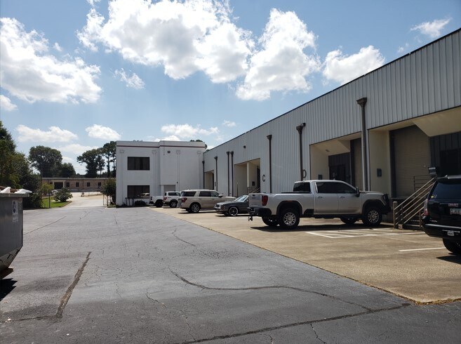 More Photos Of 495 Circle 85, College Park Office For Lease