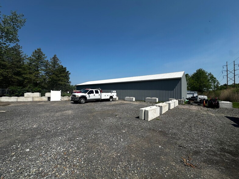More Photos Of 7704 Maltlage Dr, Bayberry Flex For Sale
