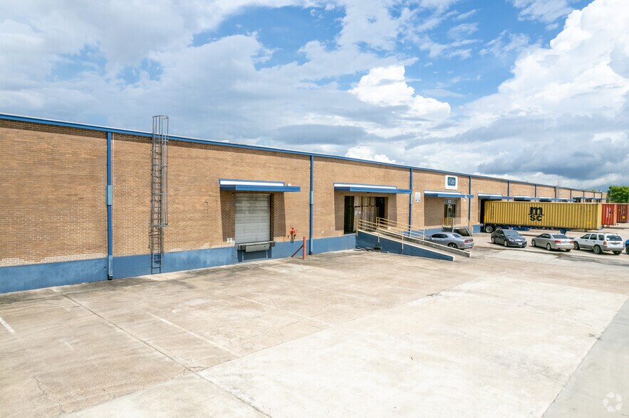 More Photos Of 1020-1060 Lockwood Dr, Houston Unknown For Lease