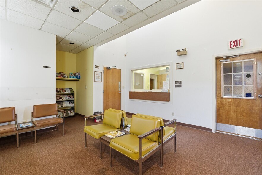 More Photos Of 812 S Main St, Cedartown Rehabilitation Center For Sale