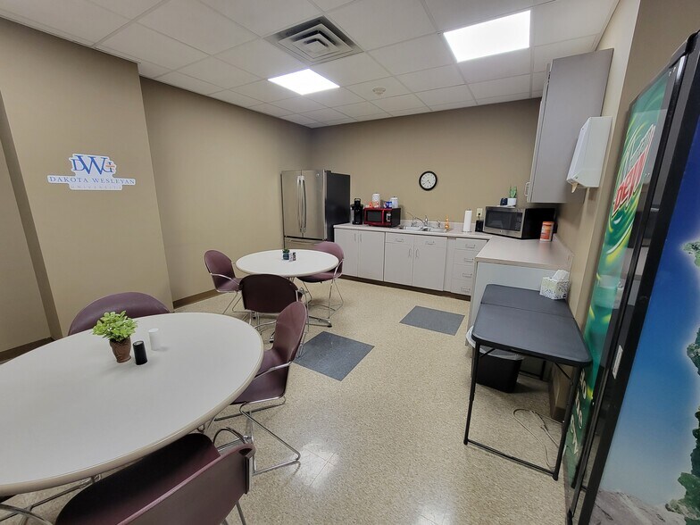 More Photos Of 114 S Main Ave, Sioux Falls Office For Lease