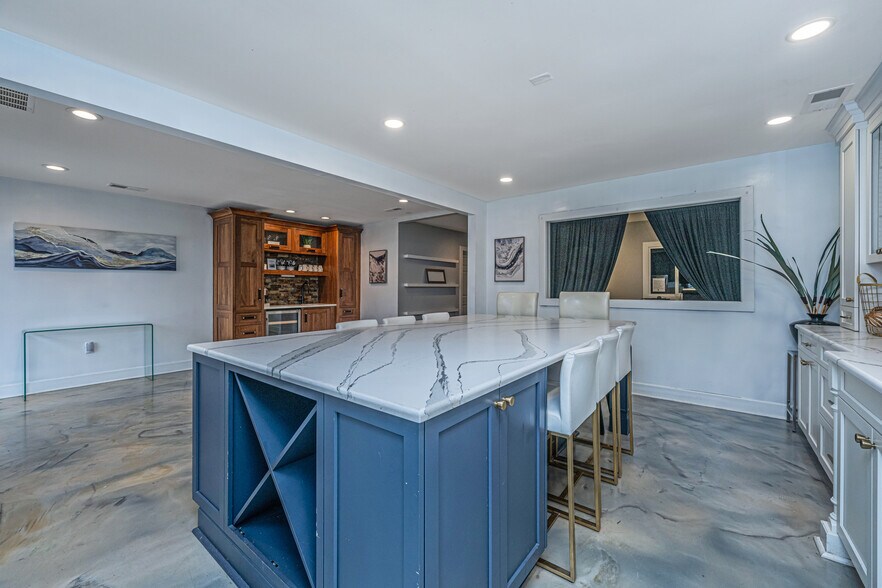 More Photos Of 622 Old Trolley Rd, Summerville Storefront For Sale