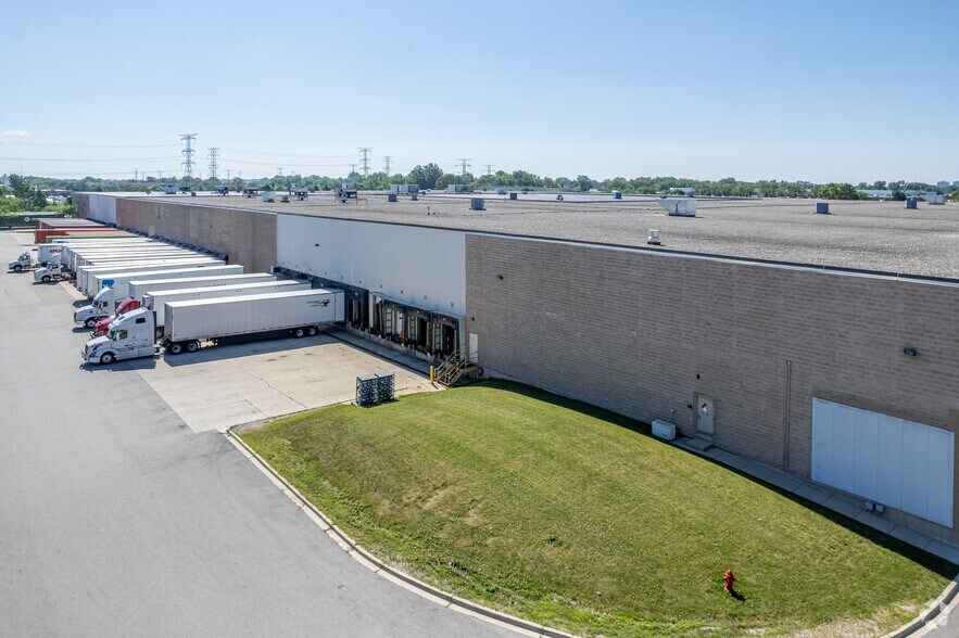 More Photos Of 250 S Gary Ave, Carol Stream Distribution For Sale