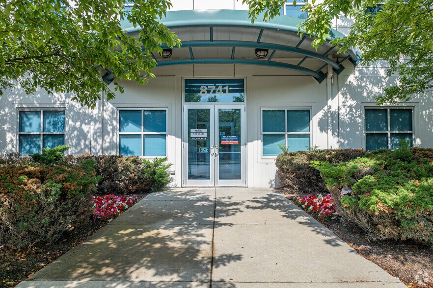 More Photos Of 8741 S Greenwood Ave, Chicago Unknown For Lease