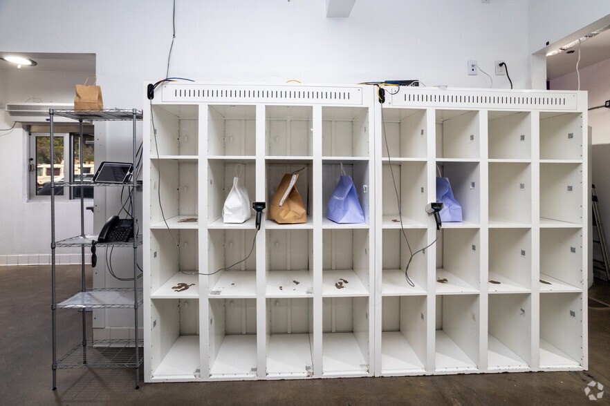 More Photos Of 1840-1842 W Washington Blvd, Los Angeles Warehouse For Lease