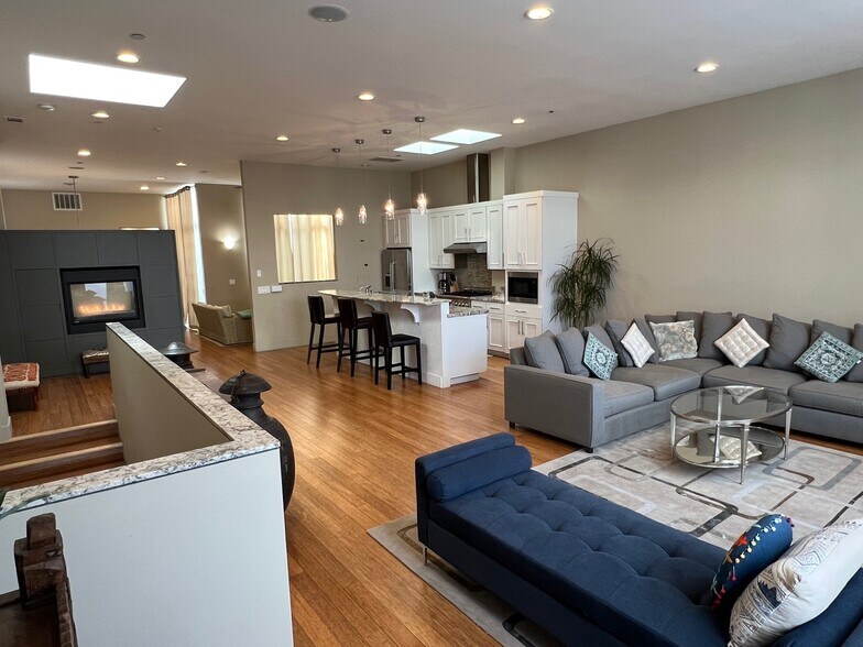 More Photos Of 622 Santa Cruz Ave, Menlo Park Storefront Retail Office For Lease