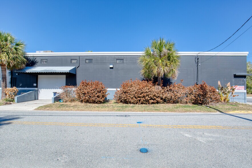 More Photos Of 566 Ballough Rd, Daytona Beach Warehouse For Lease