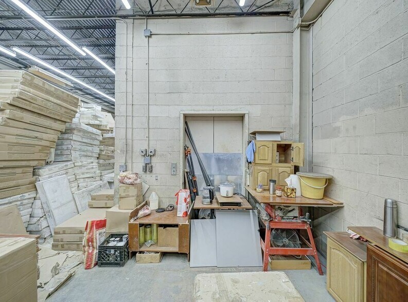 More Photos Of 300-306 W 1st Ave, Roselle Warehouse For Sale