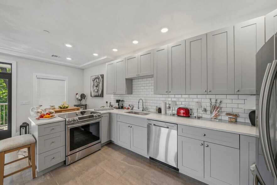More Photos Of 812 Broad St, Milford Apartments For Sale