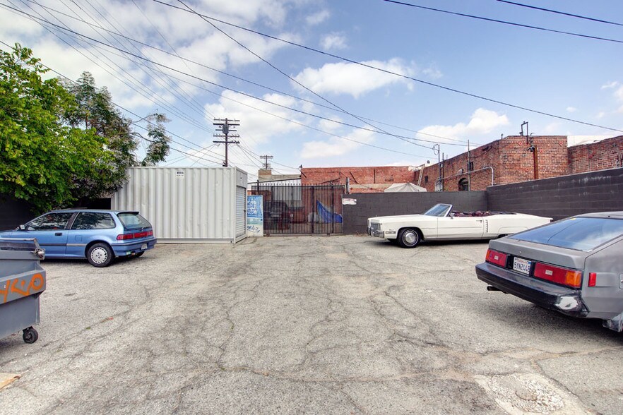 More Photos Of 5009-5011 York Blvd, Los Angeles Storefront For Sale
