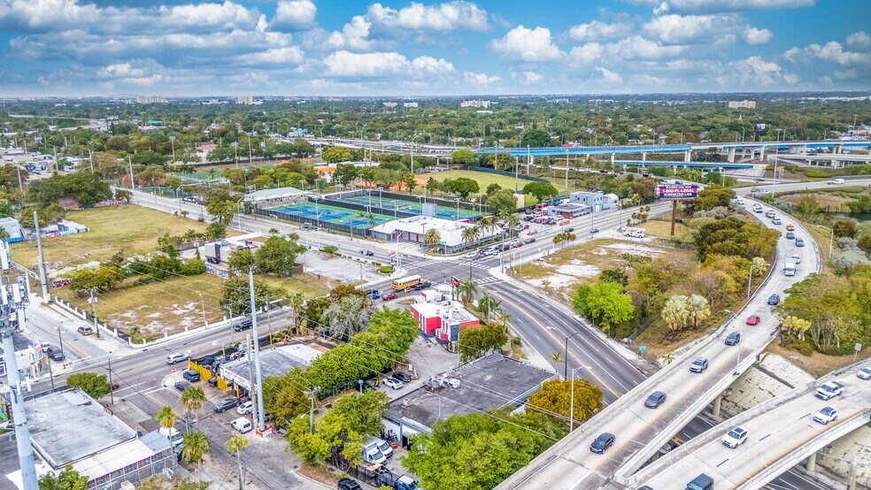 More Photos Of 666 NW 36th St, Miami Manufacturing For Sale