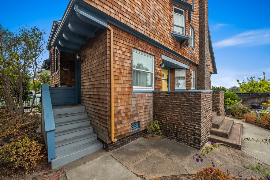 More Photos Of 2000 Clinton Ave, Alameda Apartments For Sale