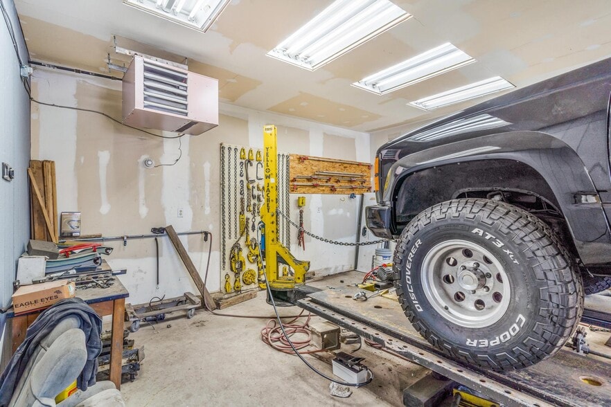 More Photos Of 5855 Quebec St, Commerce City Auto Repair For Sale