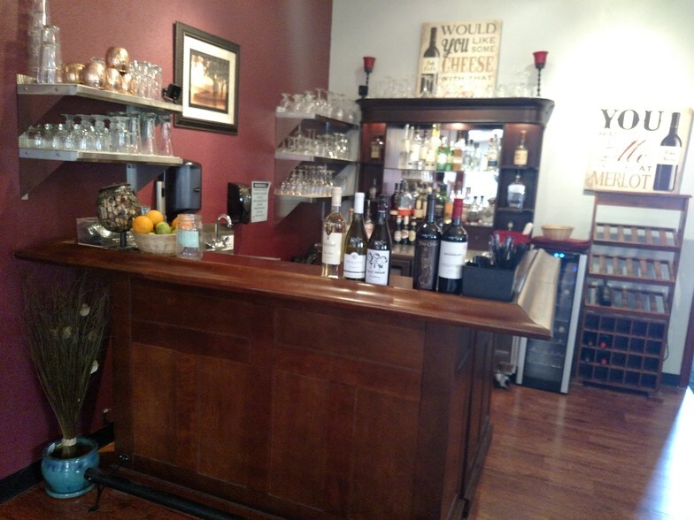 More Photos Of 220 W Goodwin St, Prescott Storefront For Lease