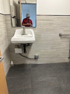 More Photos Of 2130-2162 Ringwood Ave, San Jose Showroom For Sale