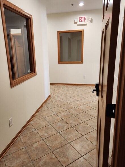 More Photos Of 10523-10527 W 165th St, Lakeville Office For Sale