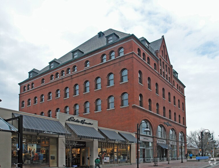 More Photos Of 1 Church St, Burlington Office For Lease