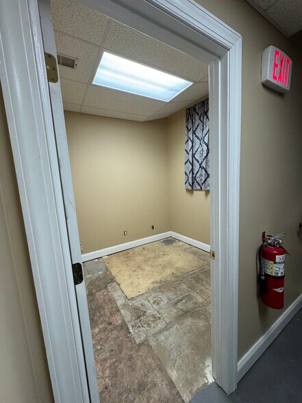 More Photos Of 332 2nd Ave E, Oneonta Office For Sale