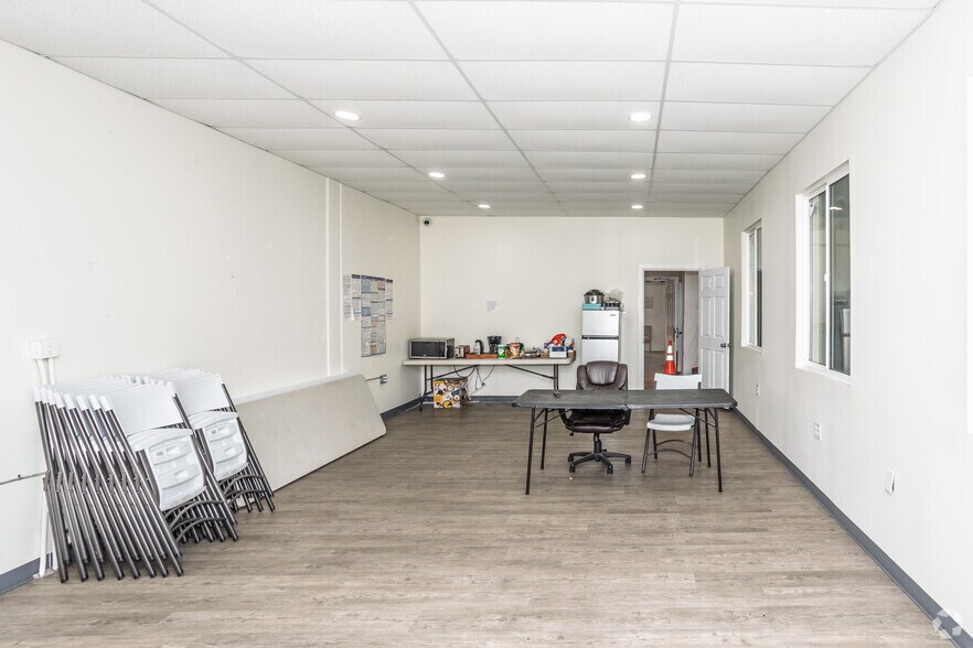More Photos Of 1429 W 130th St, Gardena Warehouse For Lease
