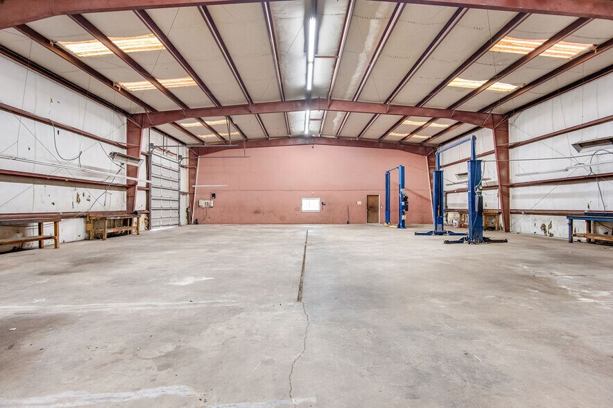 More Photos Of 1197 Piney Green Rd, Jacksonville Auto Repair For Lease