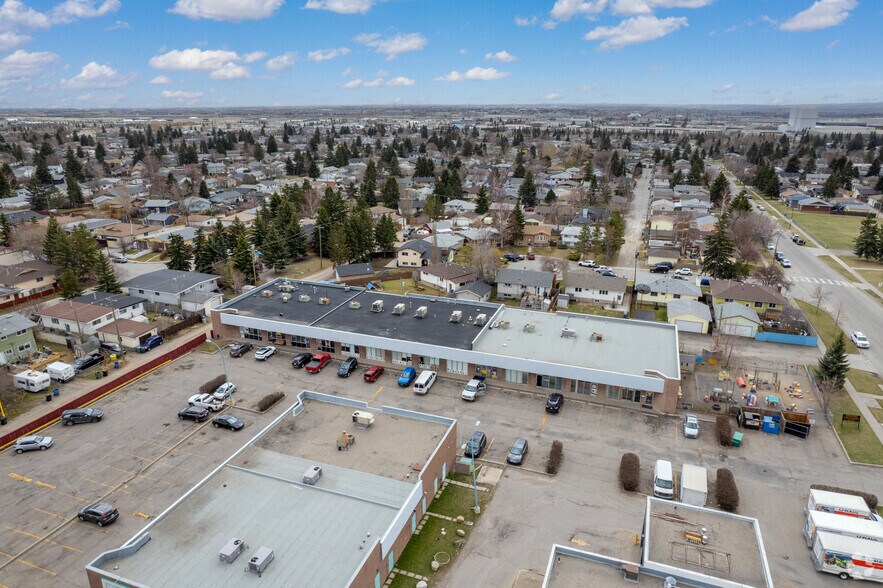 More Photos Of 3113-3501 34 Ave SE, Calgary Storefront For Sale