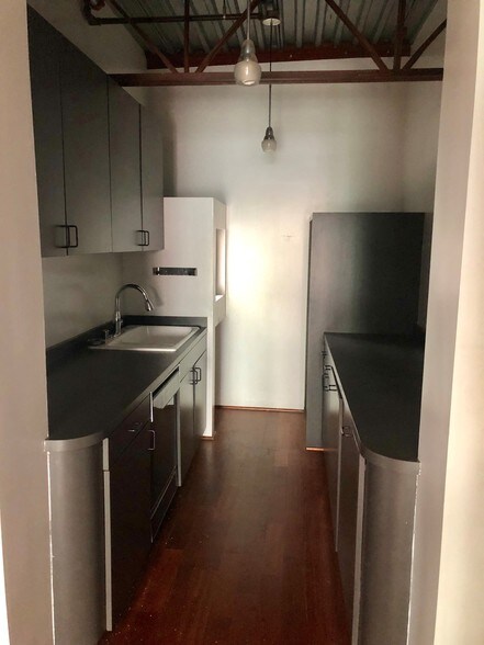 More Photos Of 1445 N Stanley Ave, Los Angeles Office For Lease