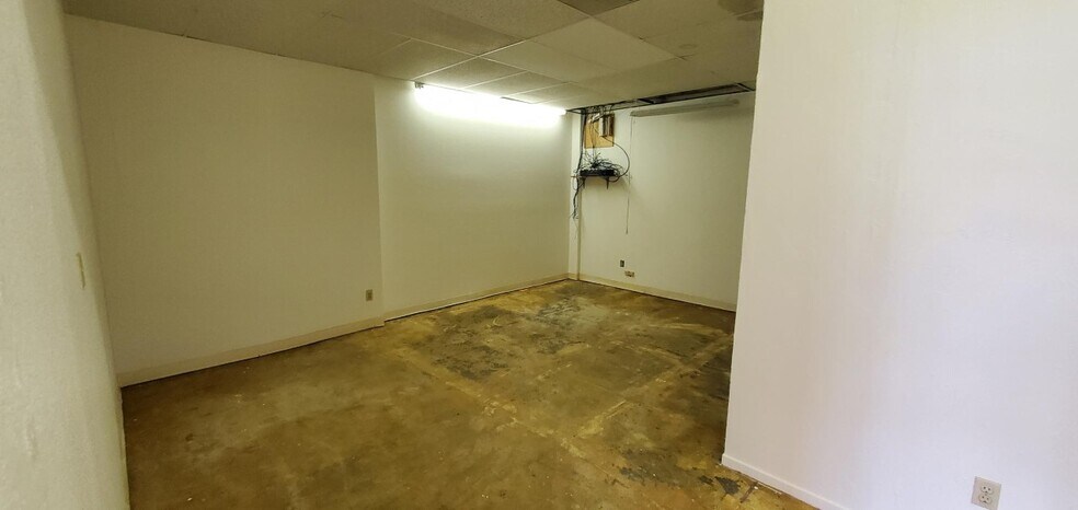 More Photos Of 163 W 11th St, Tracy Office For Lease
