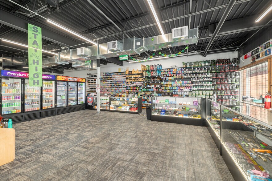 More Photos Of 1620-1620 SW Washburn Ave, Topeka General Retail For Sale